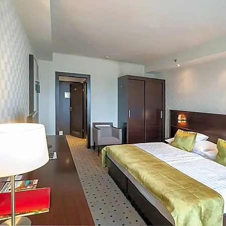 מלון Hunguest 4*