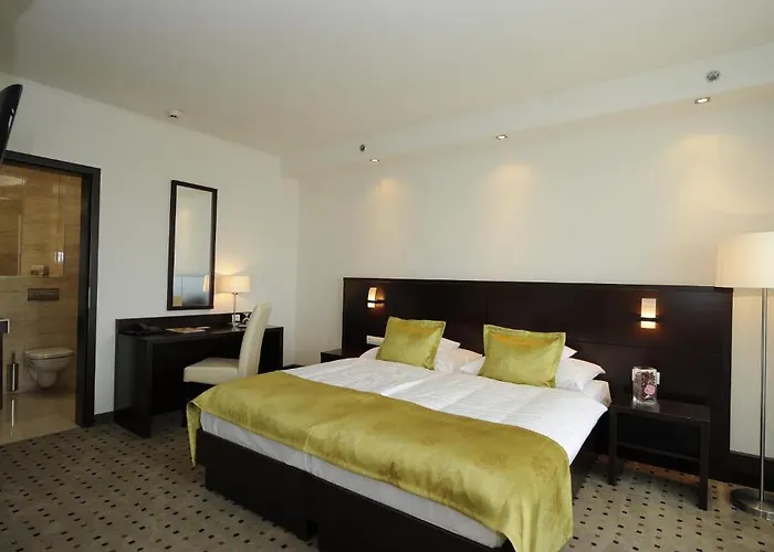 Hunguest 4* 귤러